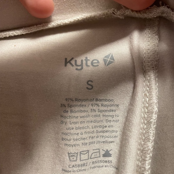 Kyte Baby Bamboo Biker Short Set in Oat Small - Picture 5 of 5